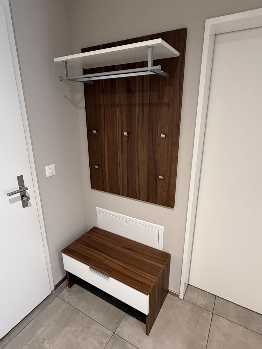 Livique Garderobe: Verkaufe Garderobe  – Gebraucht aus Märstetten von Lehnik 1