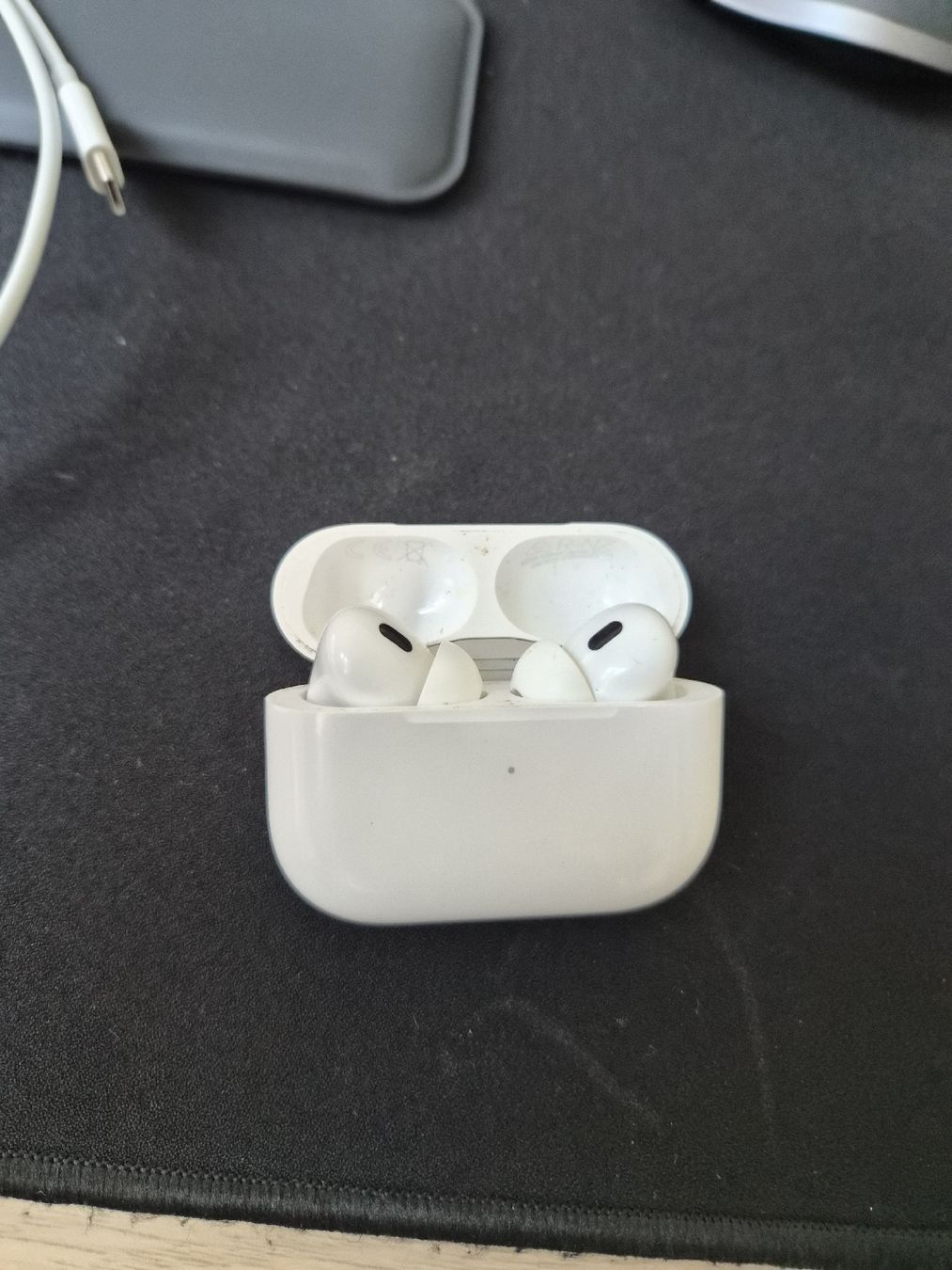 Apple Cuffie: Apple AirPods Pro 2. Gen Ladecase Kabel gebraucht – Usato da Niederuzwil venduto da dra.mltc 1