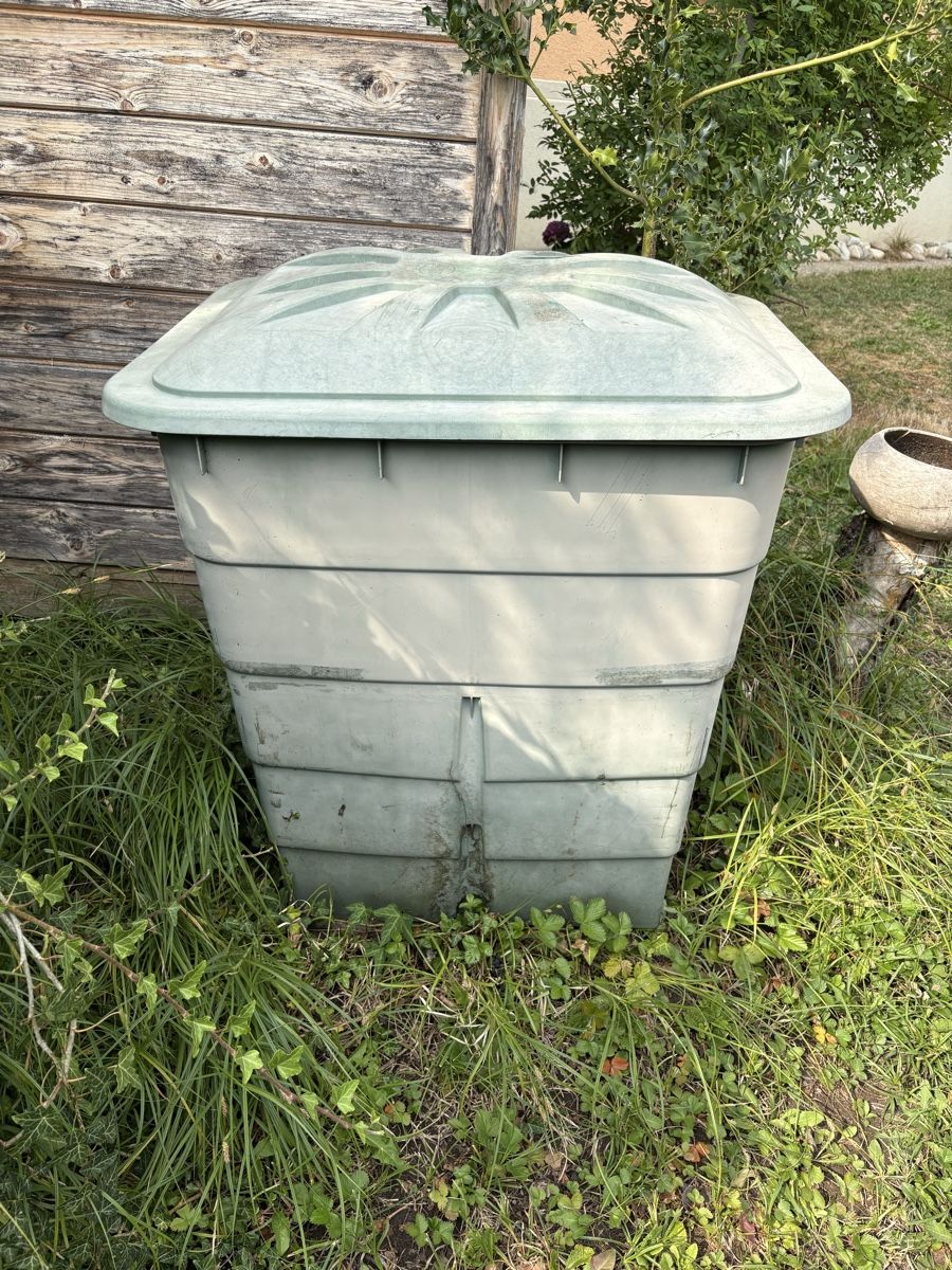 Contenitori & Simili: Wasserbehälter 300L gebraucht – Usato da Kriens venduto da aloha19 6