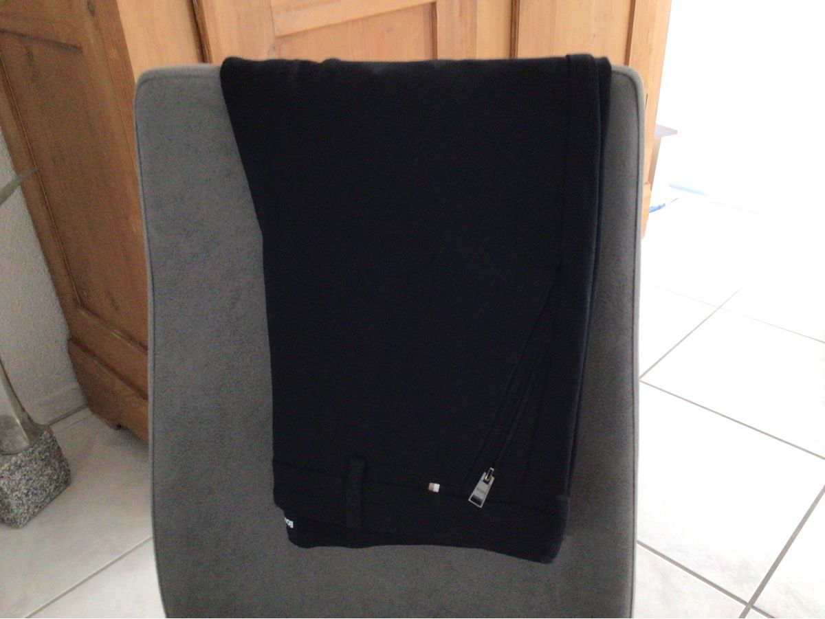 Hugo Boss Pantaloni: Hugo Boss Hose – Nuovo (secondo la descrizione) da Oetwil am See venduto da ifnam 7