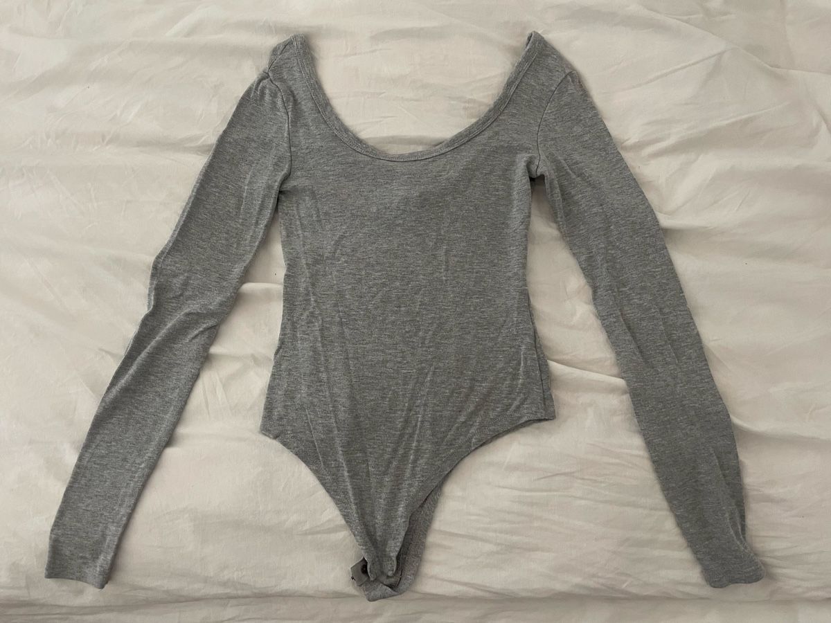 Top: Grauer Langarm Body, grau, Grösse XS – Nuovo (secondo la descrizione) da Untersiggenthal venduto da bla_55sl