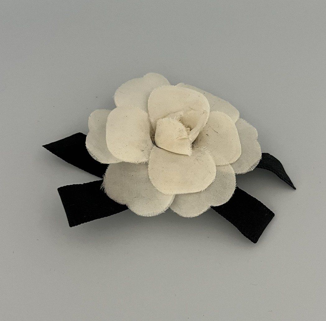 Chanel Spille & Fermagli: Chanel Ansteckblume Vintage – Usato da Wettswil venduto da PeterVoArosa