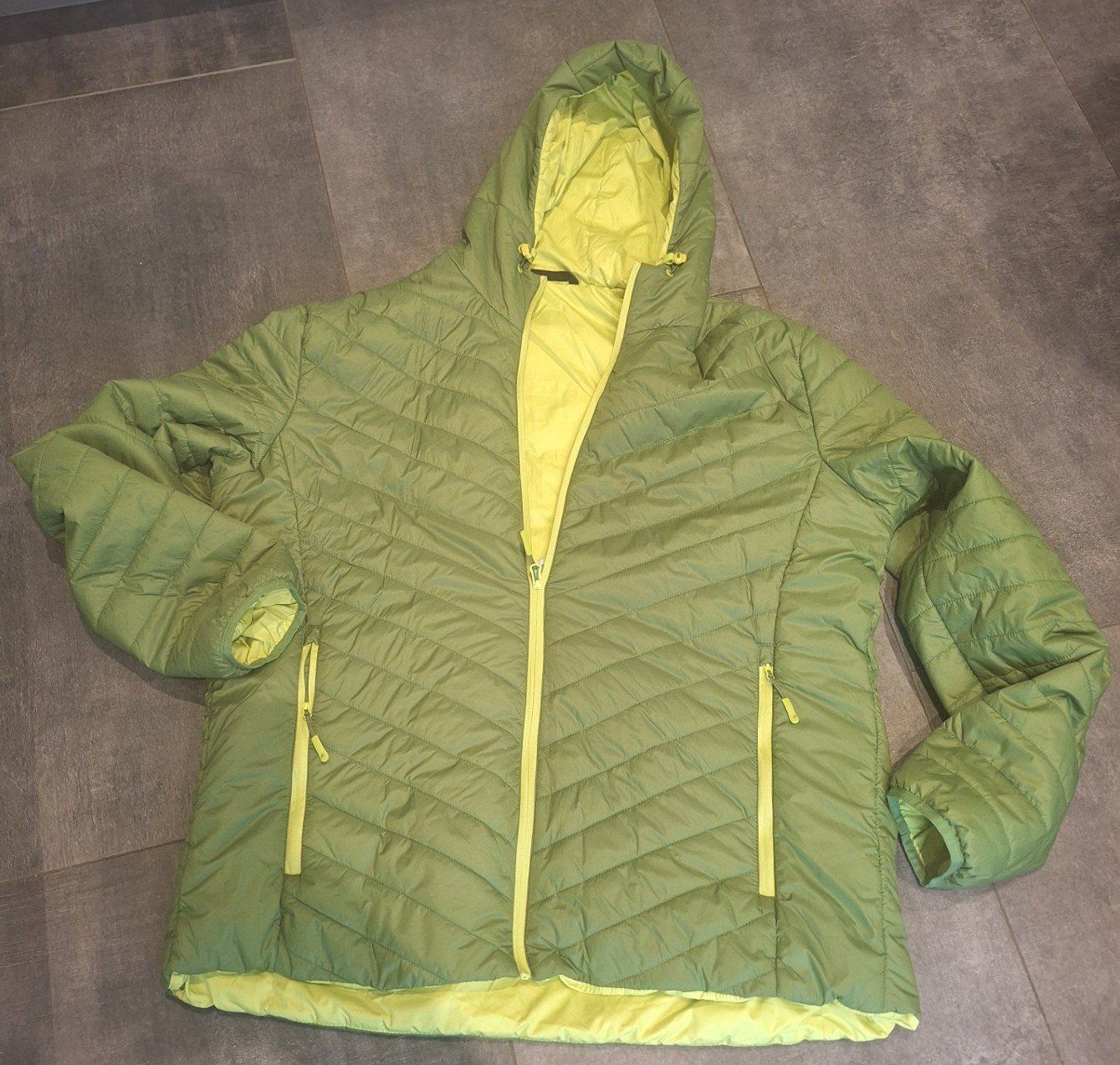 Vestes: Leichte Jacke – D'occasion à Schalunen par Pierinoll