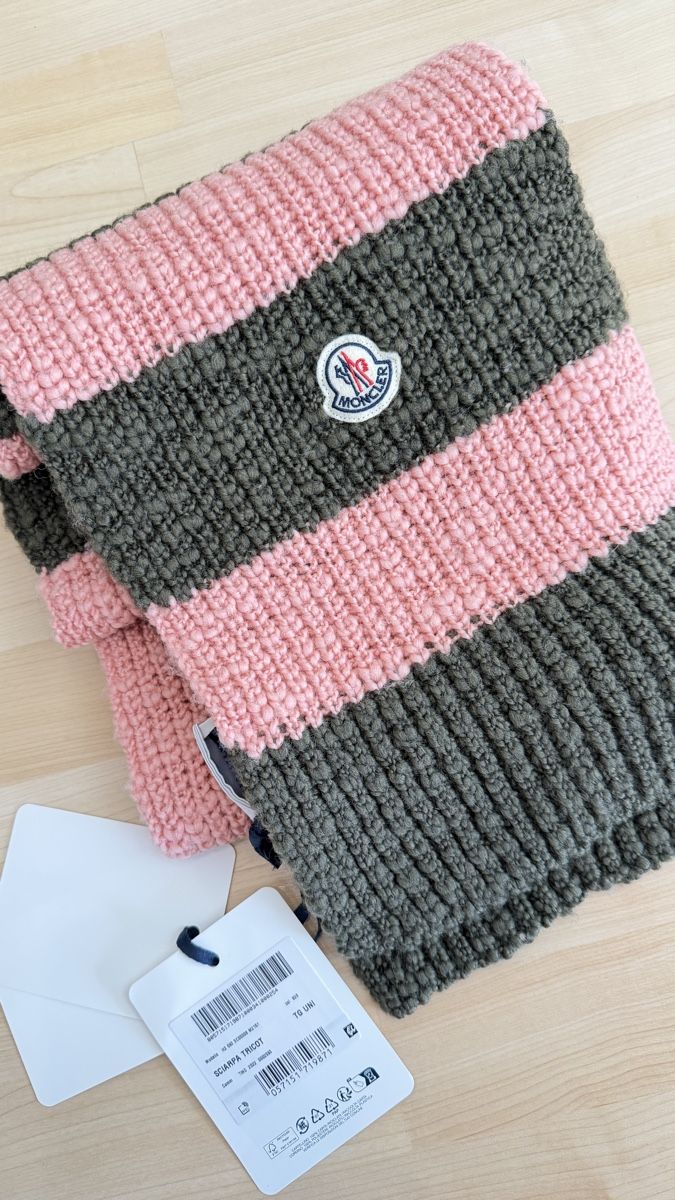 Moncler Foulards, Tücher & Schals: New big warm Moncler Scarf 24cmx 260cm with tag – Neu (gemäss Beschreibung) aus Birmensdorf ZH von Bibiisgood
