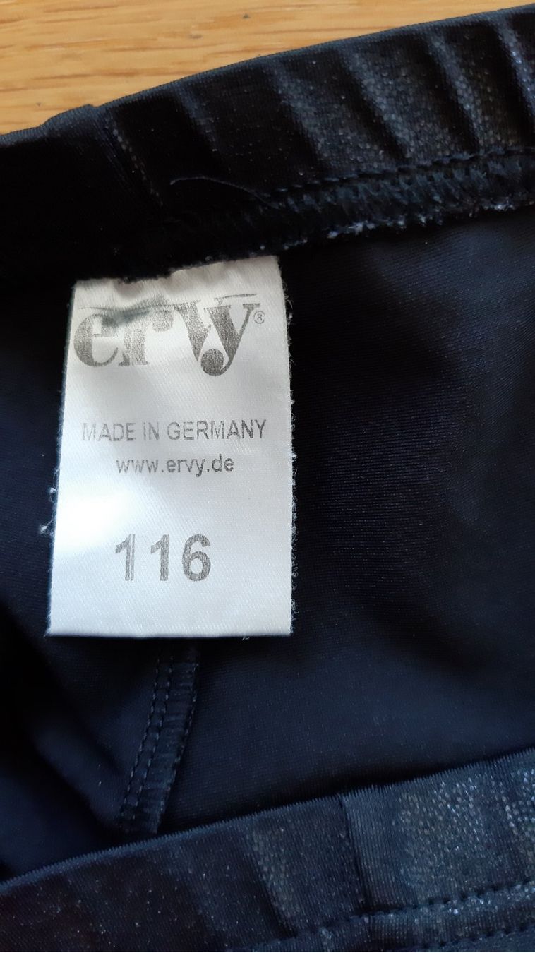 Hosen: Gymnastikhose Ervy Gr. 116 Mädchen – Gebraucht aus Wabern von  3