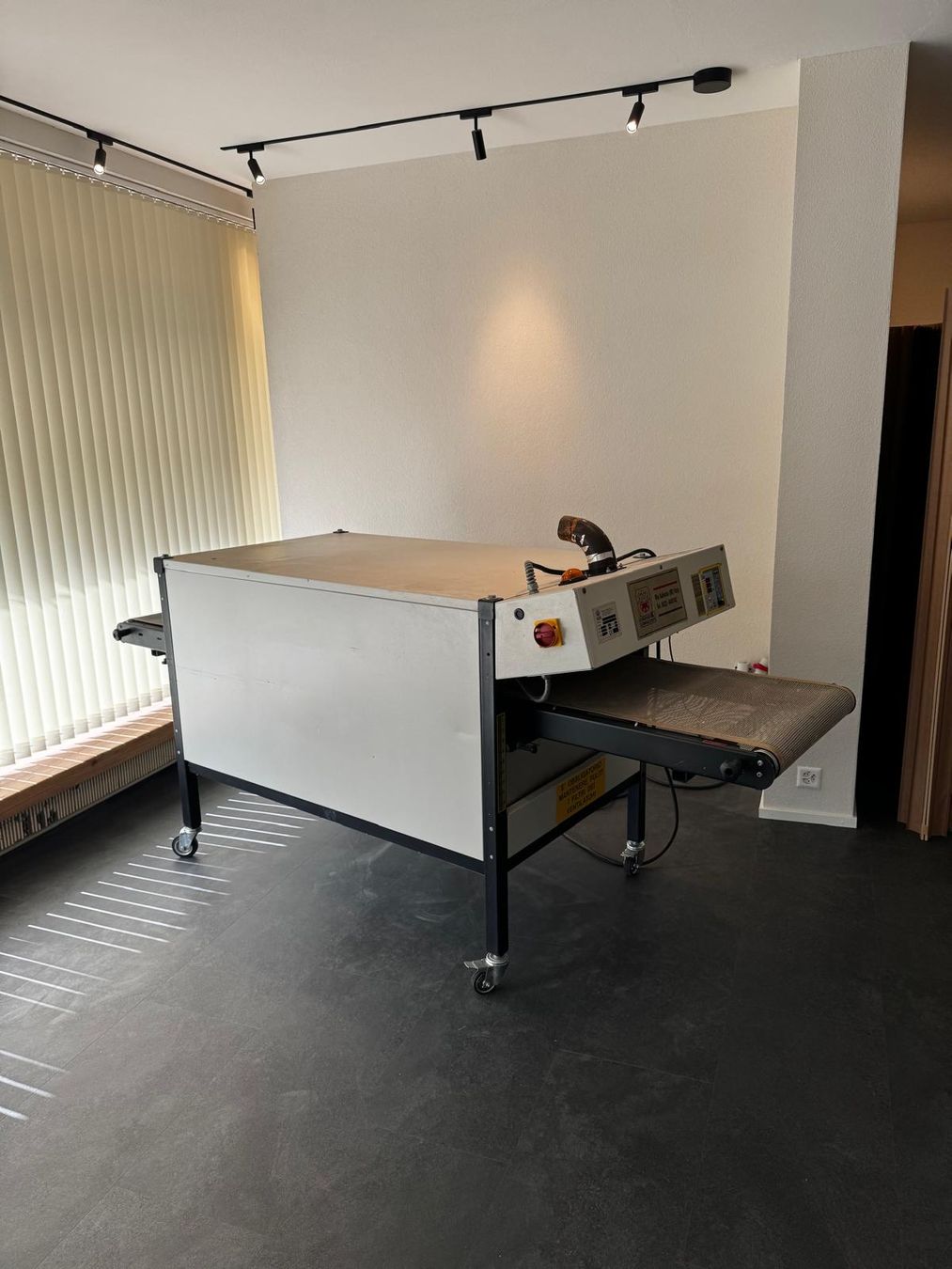 Toutes les machines: Siebdruckkarusell / Siebdruckausstattung – D'occasion à Altstätten SG par CuratedChapter 2