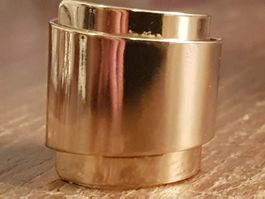 Ring gelbgoldfarben 18=56,5 bandartig geformt, edler Look