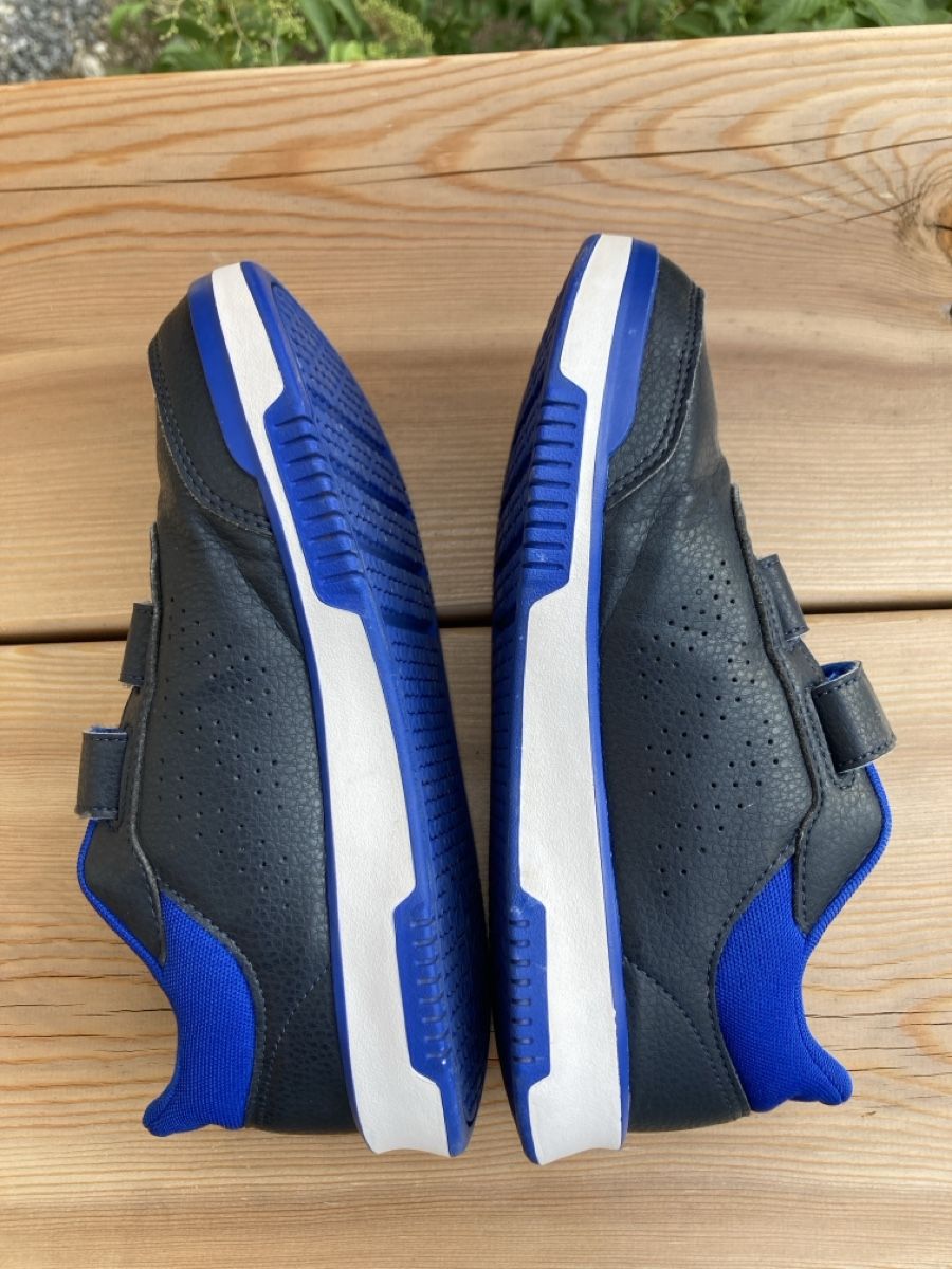 Adidas Scarpe per ragazzi: Hallenturnschuhe Adidas – Usato da Guarda venduto da molemolo 1