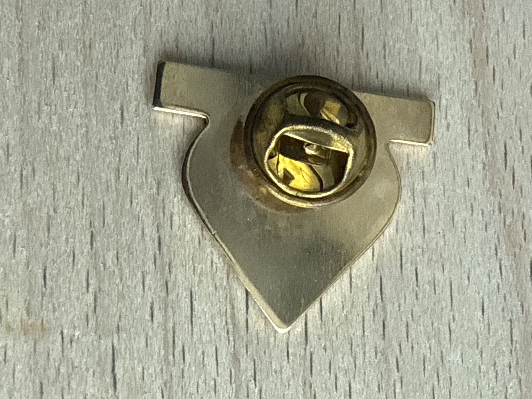 Placchette & Badge: Pin Cosmopolitan – Usato da Glattbrugg venduto da Schweigmatt 1