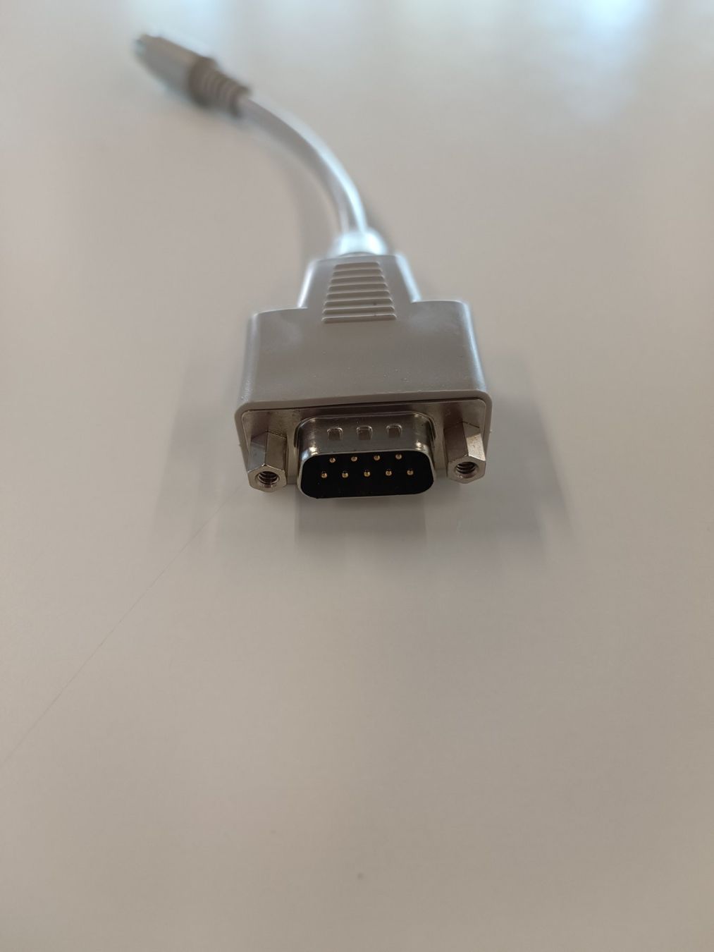 Unità & Adattatore: Adapter 9-Poliger D-Sub auf 8-Poliger Mini-DIN – Usato da Schlieren venduto da 2nd-Life 2