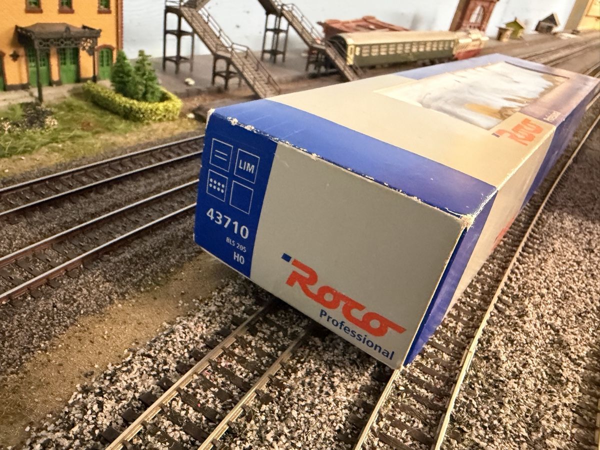 Roco Modelleisenbahnen: BLS Ae 6/8 205, Roco – Gebraucht aus Rochefort von ise_c7lc 7