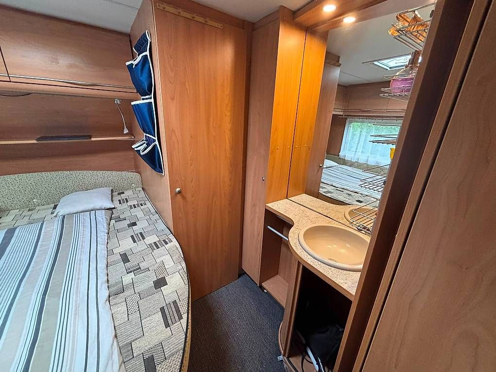 Véhicules de camping: Wohnwagen Bürstner Ventana  – D'occasion à Füllinsdorf par fab_n8ry 4