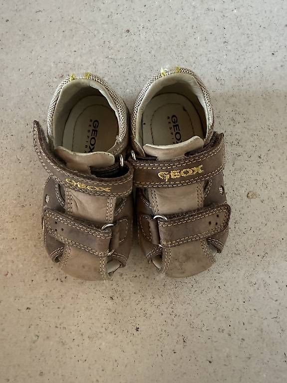 Geox Scarpe per ragazzi: Sandalen / Schuhe, gr. 19. geox – Usato da Meilen venduto da Nora.E.
