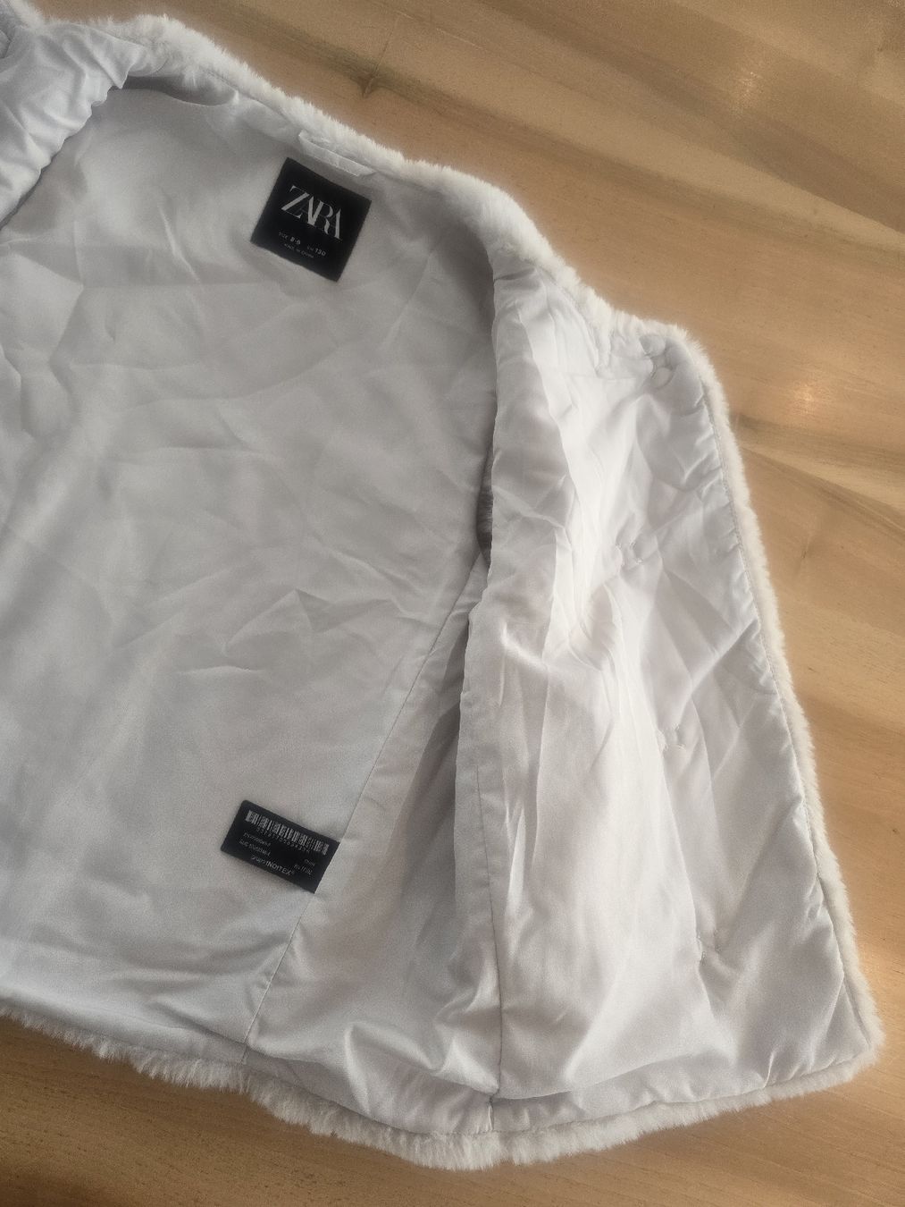 Zara Altro abbigliamento per bambina: Zara Kunstfell Weste Gr.130 – Nuovo (secondo la descrizione) da Rorschacherberg venduto da Olgamedved 4
