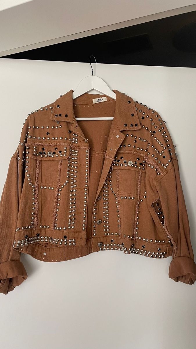 Giacche: Jeansjacke braun mit Nieten onesize – Nuovo (secondo la descrizione) da Hinwil venduto da dire07