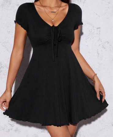 Schwarzes Sommerkleid Gr. S - Figurbetont & Elegant