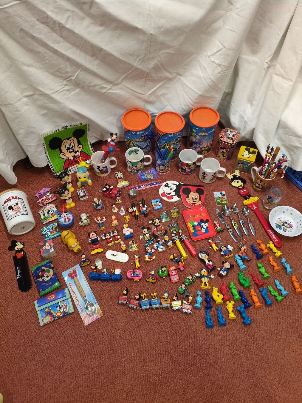 Disney Tutte le decorazioni: Mickey Maus Riesen Sammlung 1/3 – Usato da Meilen venduto da Frensch7
