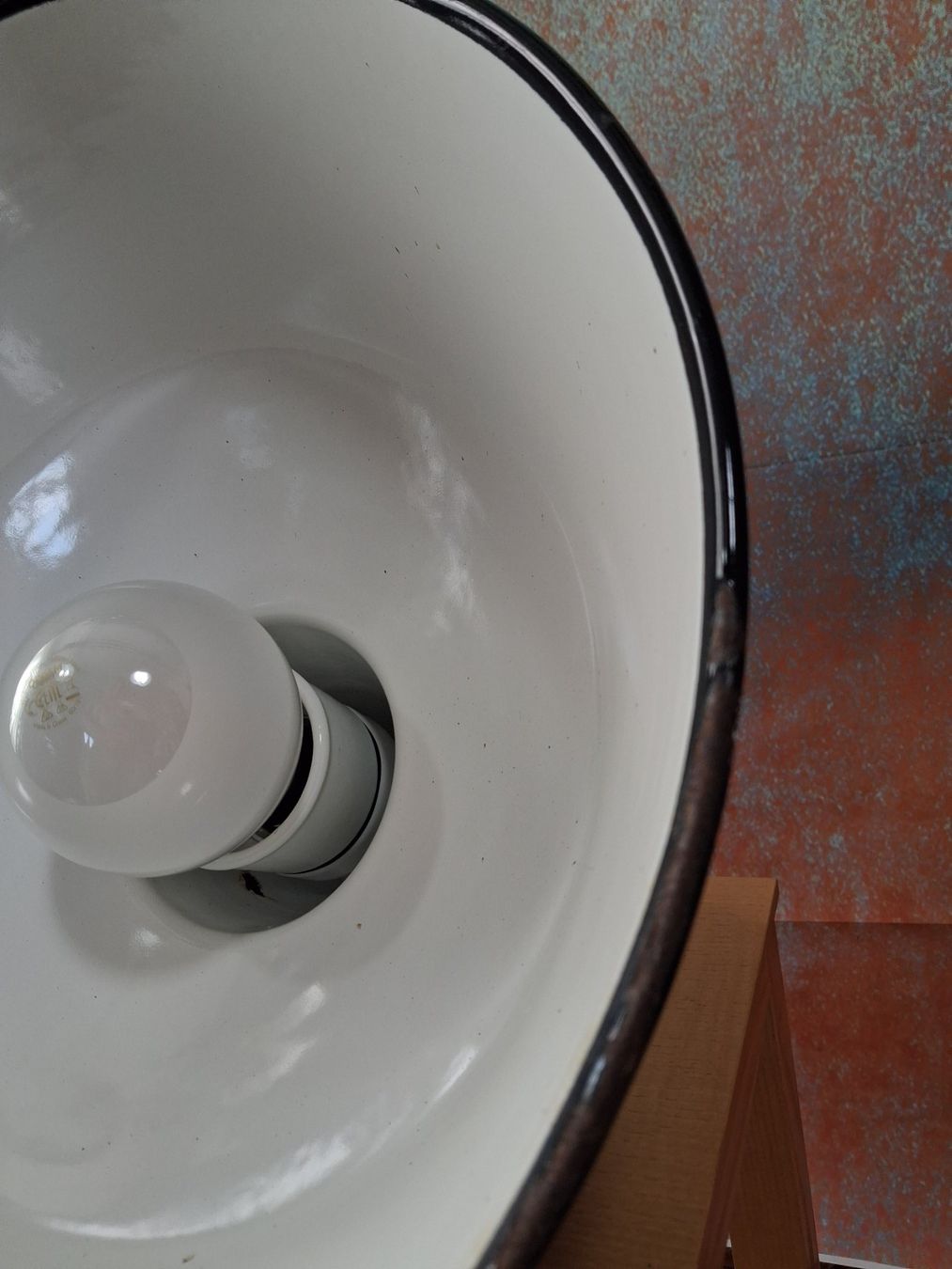 Lampen: Restaurierte Emaille Industrie Lampe – Gebraucht aus Winterthur von lampenretter 6