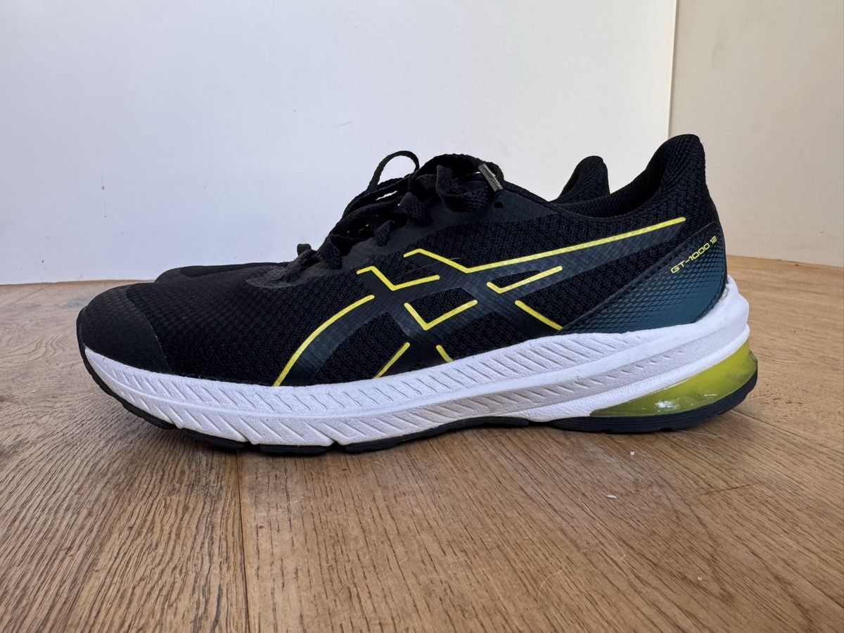 Asics Scarpe per ragazzi: Asics Laufschuhe Gr.38 – Usato da Bettwil venduto da Peppine 1