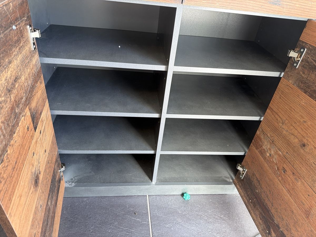 Kommoden: Schicke Kommode mit Holzfronten - modern & praktisch – Gebraucht aus Wetzikon ZH von philippe_22 2