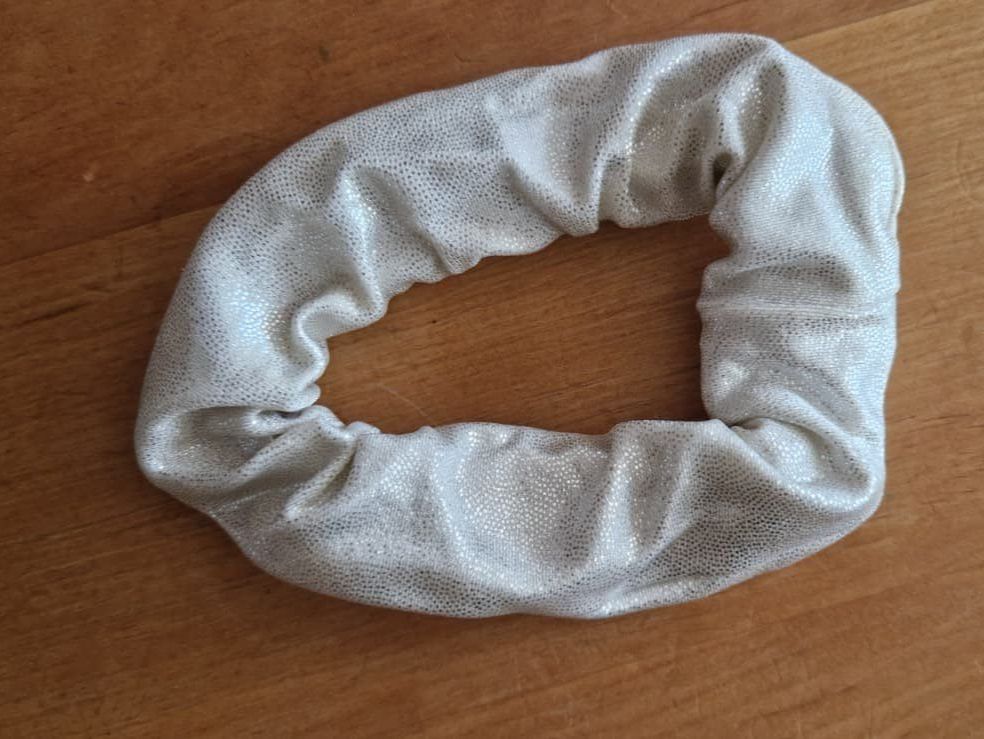 Accessori per capelli: Scrunchie weiss glitzer - Haargummi – Usato da Frauenfeld venduto da jgh_gx6v