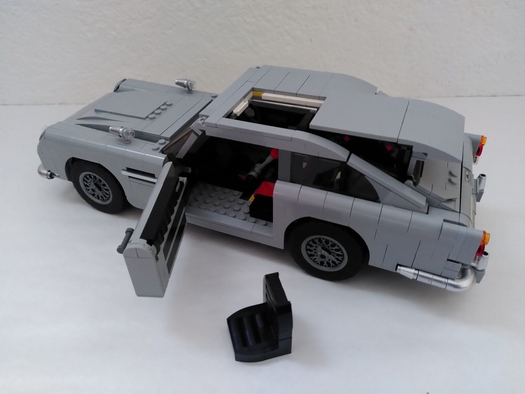 Lego Giocattoli: LEGO CREATOR: Set 10262 - James Bond Aston Martin DB5 – Usato da Zuchwil venduto da Biber413 3