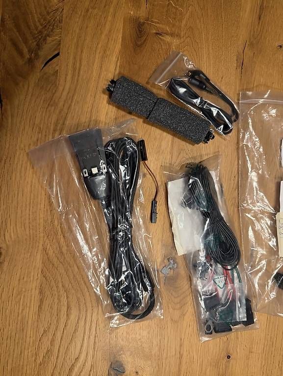 Enregistreurs: Original Audi Dashcam - Universal Traffic Recorder 2.0 – Neuf avec emballage d'origine à Muri AG par gigi1983 1