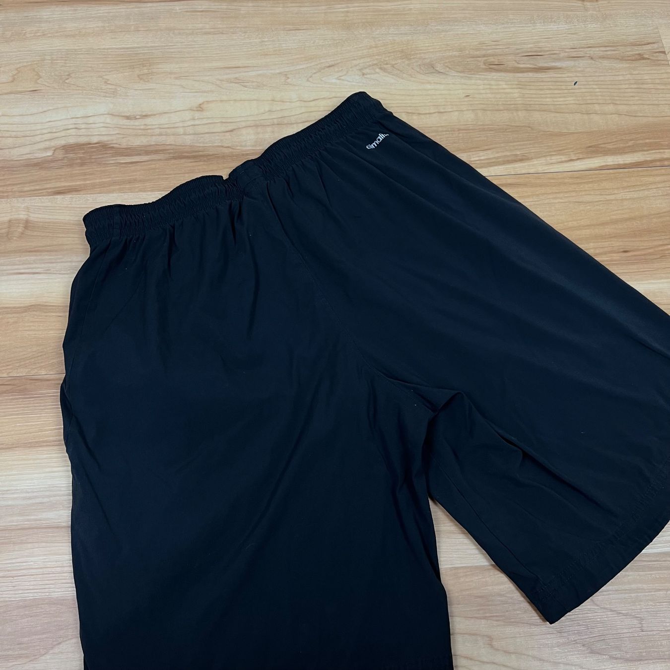 Adidas Pantalons: Vintage Adidas Logo Shorts – D'occasion à Herisau par 1asupply 3