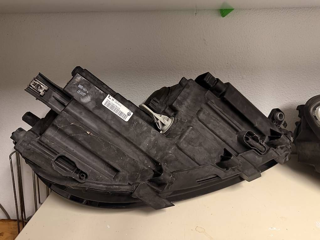 Scheinwerfer:  VW Touran Scheinwerfer (2010?2015). – Gebraucht aus Udligenswil von Sch2s 2
