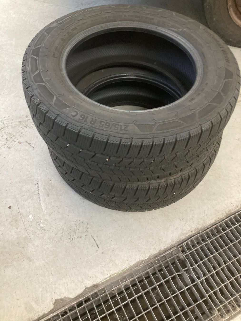 Continental Pneumatici & Ruote complete: 215/65R16 C Winterpneu Continental – Usato da Cham venduto da WB2223
