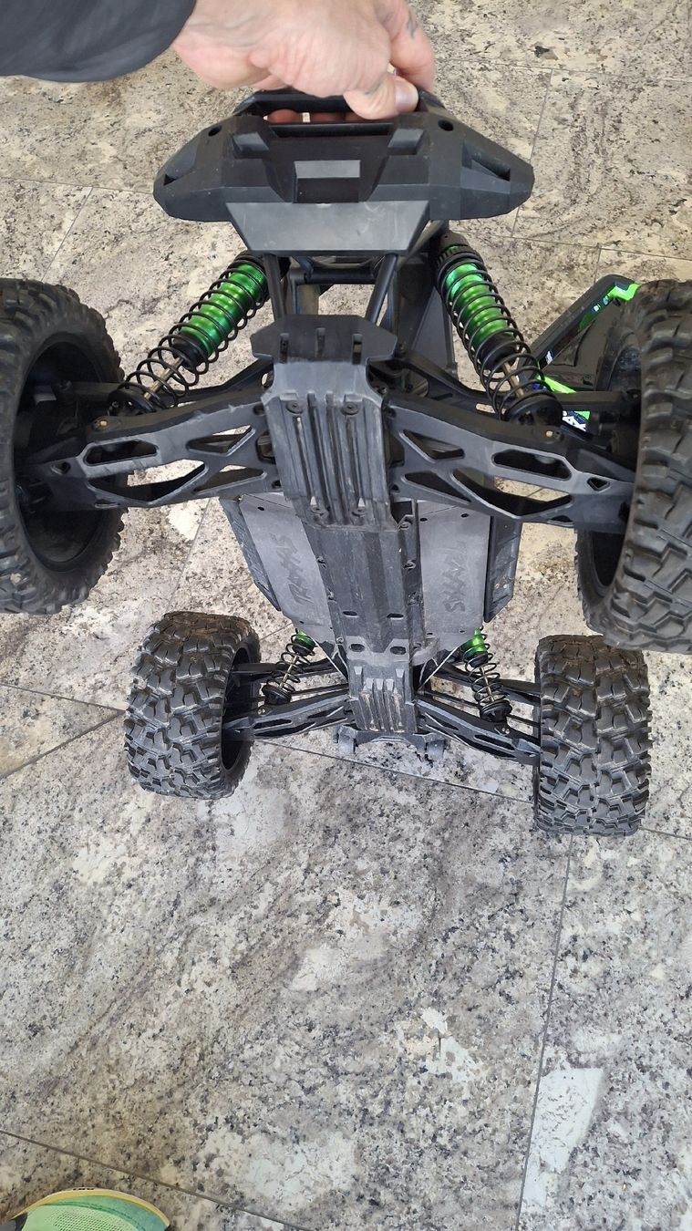 Traxxas Telecomando: Traxxas X-Maxx 8S RTR Green – Usato da Winkel venduto da Fizibubele 7