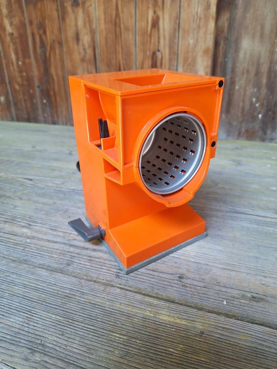 Zyliss Raffel vintage orange (Gebraucht) in Weinfelden für CHF 20 – mit ...