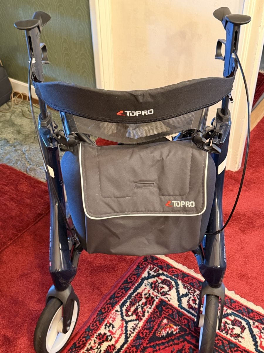 Ausili per la deambulazione:  déambulateur rollator haut de gamme TOPRO Pegasus – Nuovo (secondo la descrizione) da Lausanne venduto da xio_c7dy