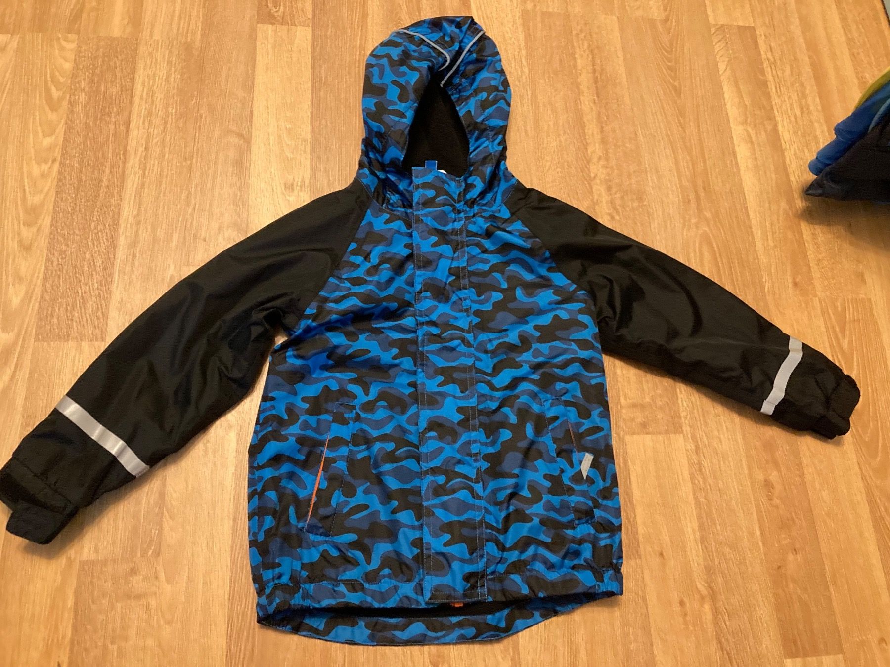 Giacche & Cappotti: Kinder Regenjacke Gr. 104 – Usato da Emmenbrücke venduto da JJ_89