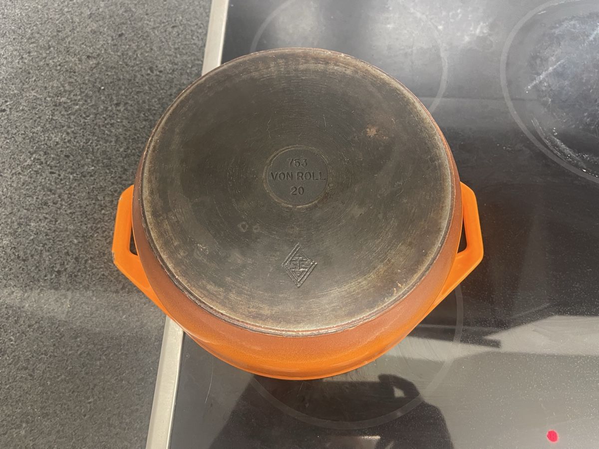 Pentole: Von Roll Schmortopf / Topf Orange stark gebraucht – Usato da Elsau venduto da isidobrany09 2