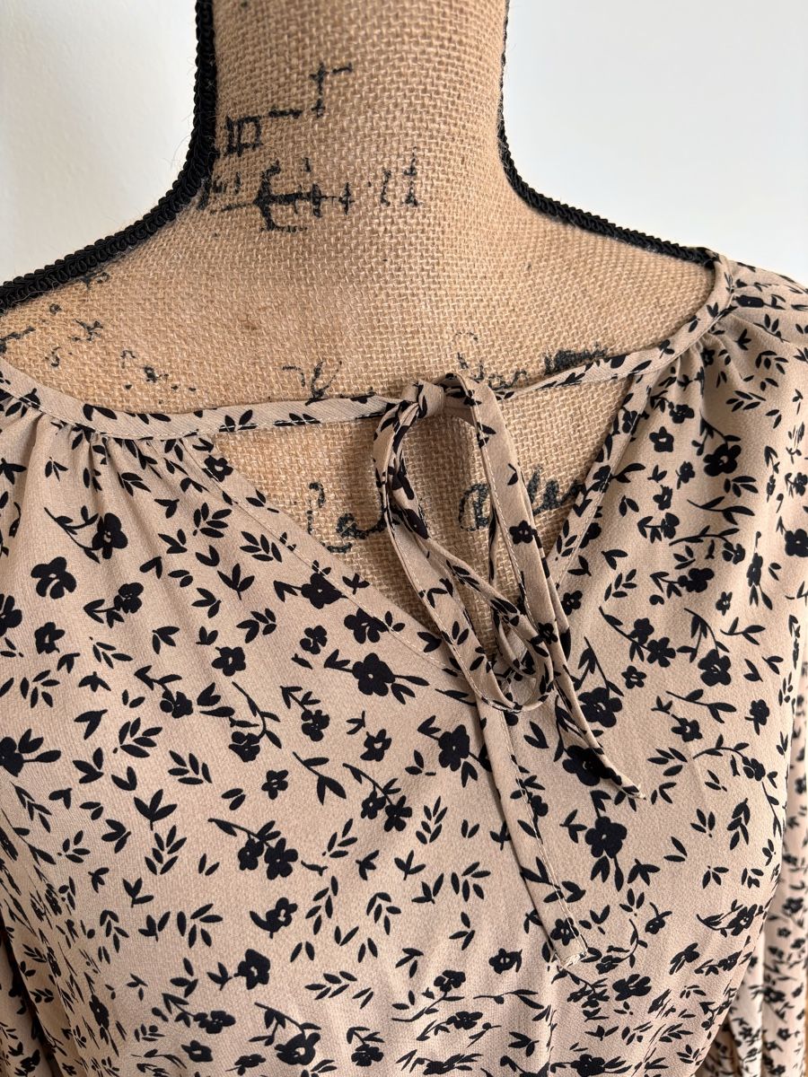 Vestiti: Süsses Sommerkleid mit Blumenmuster, Grösse XL – Usato da Fraubrunnen venduto da Sxhiina01 1