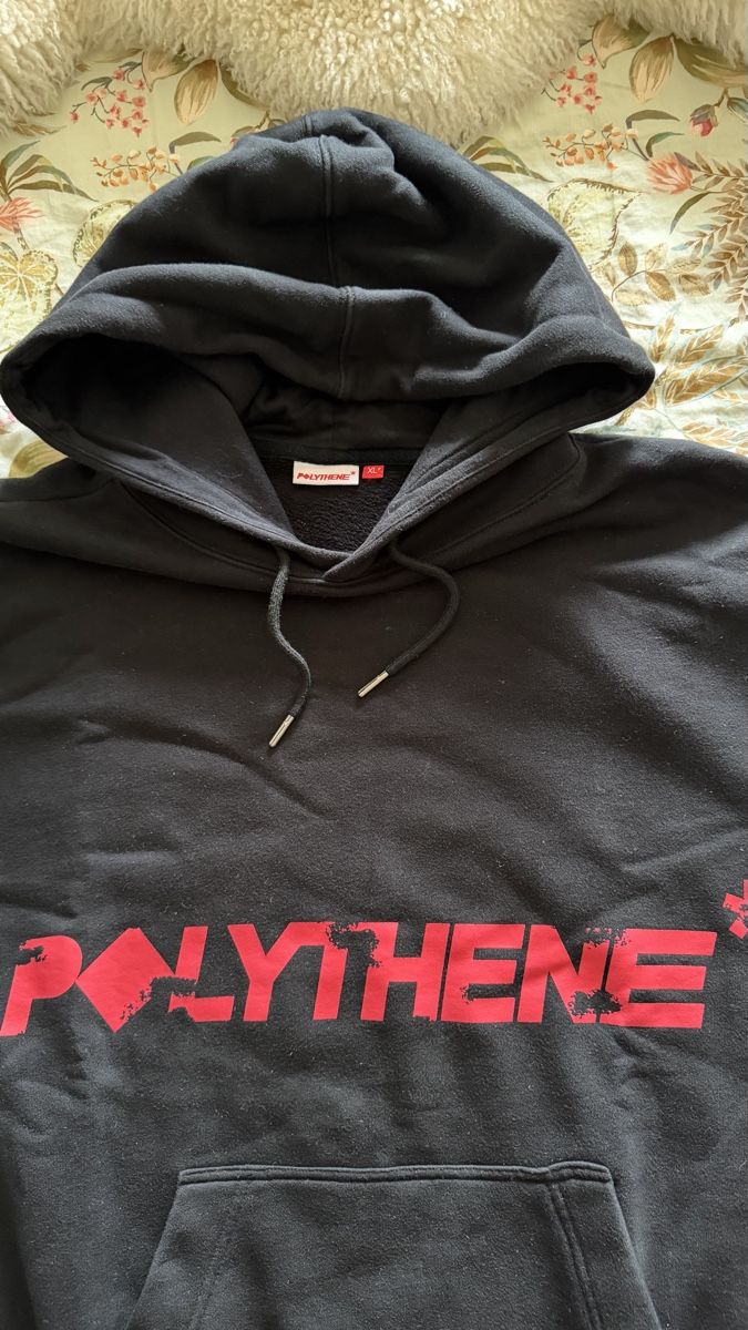 Maglioni & Felpe: Polythene black & red hoodie Size XL  – Usato da Lachen SZ venduto da Valentin-lorenz 1