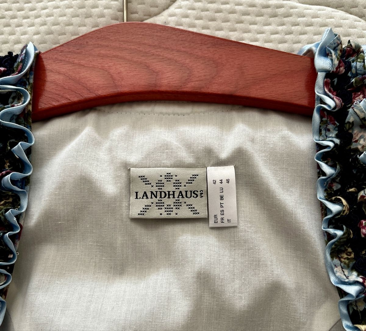 Vestiti: Dirndl – Usato da Aarburg venduto da Juere8 1