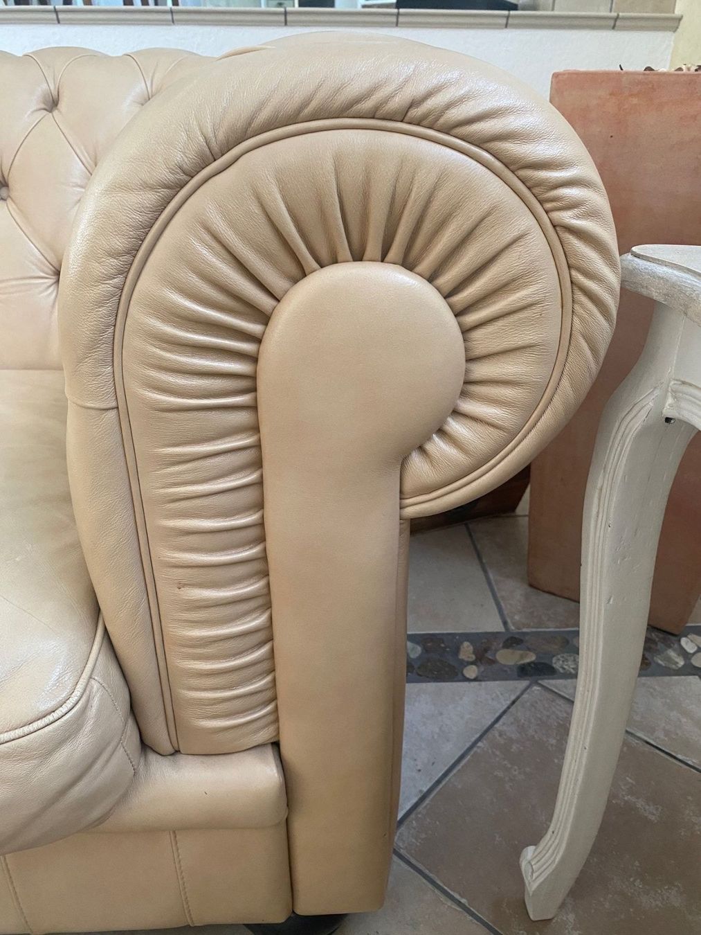 Divani: Chesterfield Sofa – Usato da Oberentfelden venduto da Gdsign 4