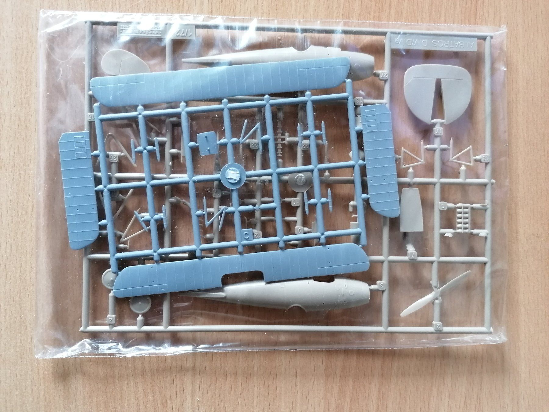 Kit di modellismo & Modellini statici: 1/72 Albatros Dr.I Elf Model 004 – Nuovo e nell'imballaggio originale da Sion venduto da mika-0926 2