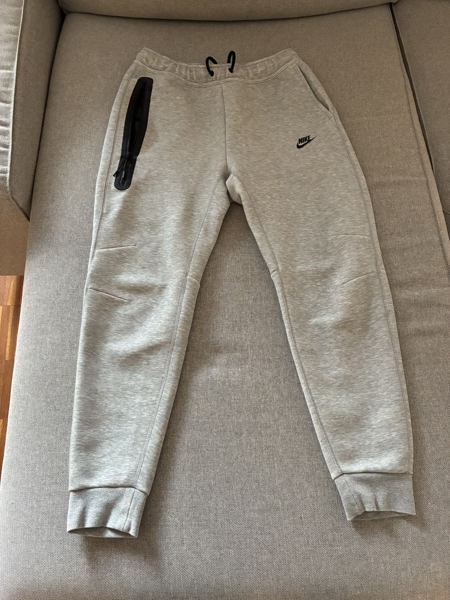 Nike Pantalons: Nike Tech Fleece Hose M – Neuf (Voir description) à Zürich par vukzh