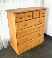schöne Kommode aus Vollholz