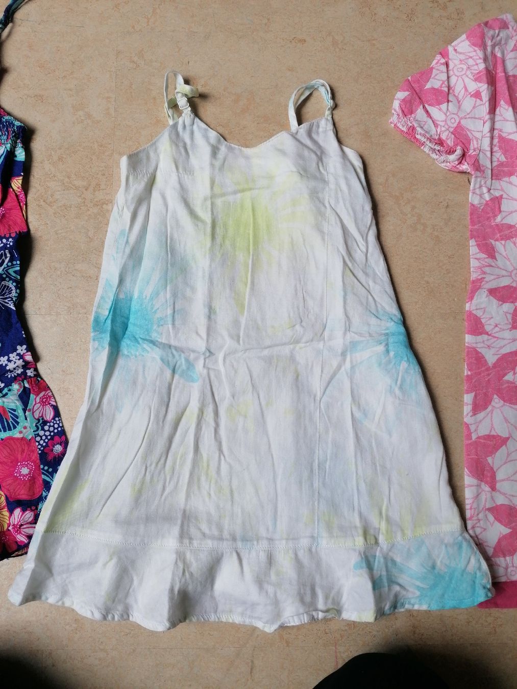 Lotti & Set di vestiti: 3 süsse Sommerkleider Gr. 104 – Usato da Klingnau venduto da vollmond36 2