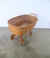 Vintage-Kinderwagen aus Weide
