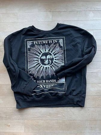 Graphic Pullover