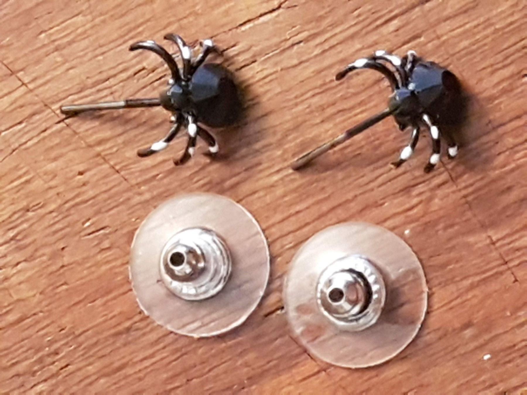 Orecchini pendenti & Orecchini a lobo: Ohrstecker schwarz facettiert Krebs, Käfer 6-Beiner – Usato da Ettingen venduto da Maranathatalitha 3