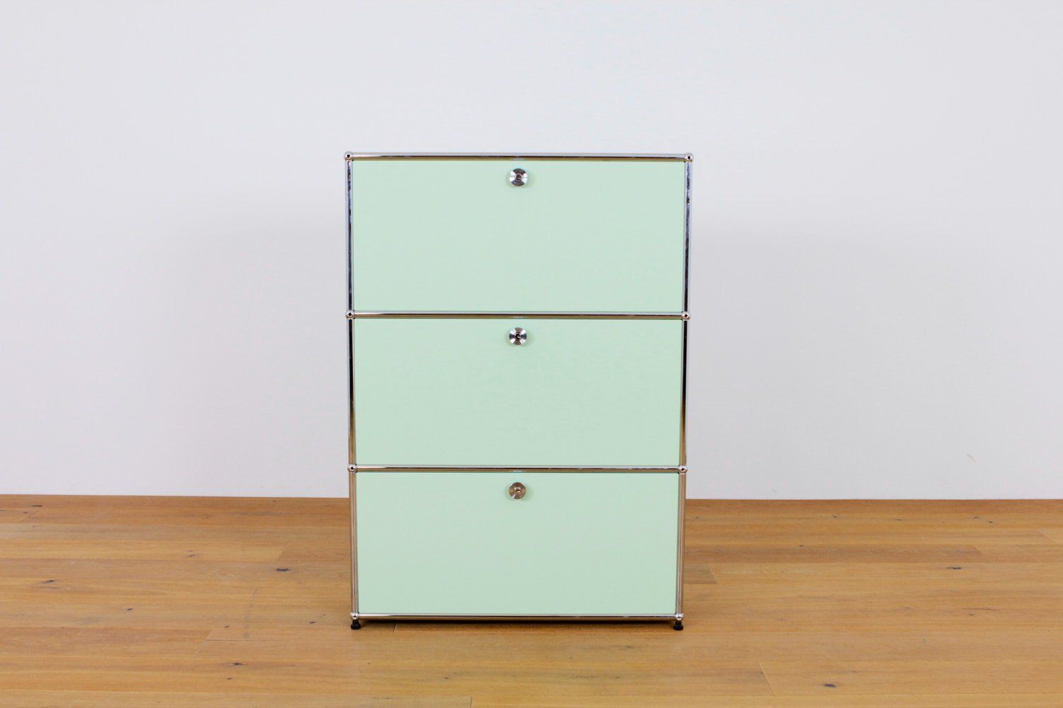 USM Scaffali: USM Haller Regal // UPCYCLED // NEUE FARBEN – Nuovo (secondo la descrizione) da Affoltern am Albis venduto da StudioStandard