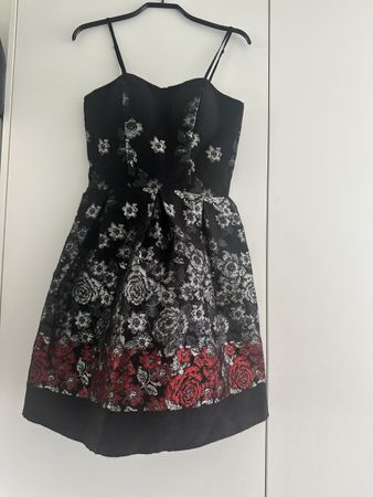 Rinascimento Kleid, Gr. M, Blumenmuster, Top Zustand!