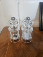 Poivrier  et salière de marque Peugeot transparent