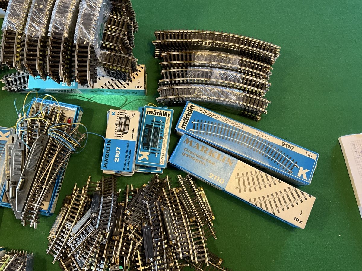 Märklin Modellini di ferrovie: Märklin HO K- Gleise grosse Sammlung! – Usato da Reichenbach i. K. venduto da Muus4 3